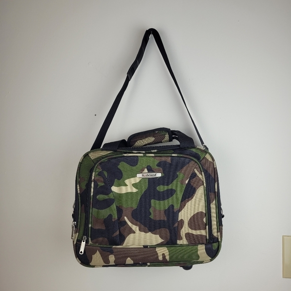 Rockland Handbags - Rockland Small Carryon Travel Bag Green Camo Outside Zip Pockets Shoulder Strap